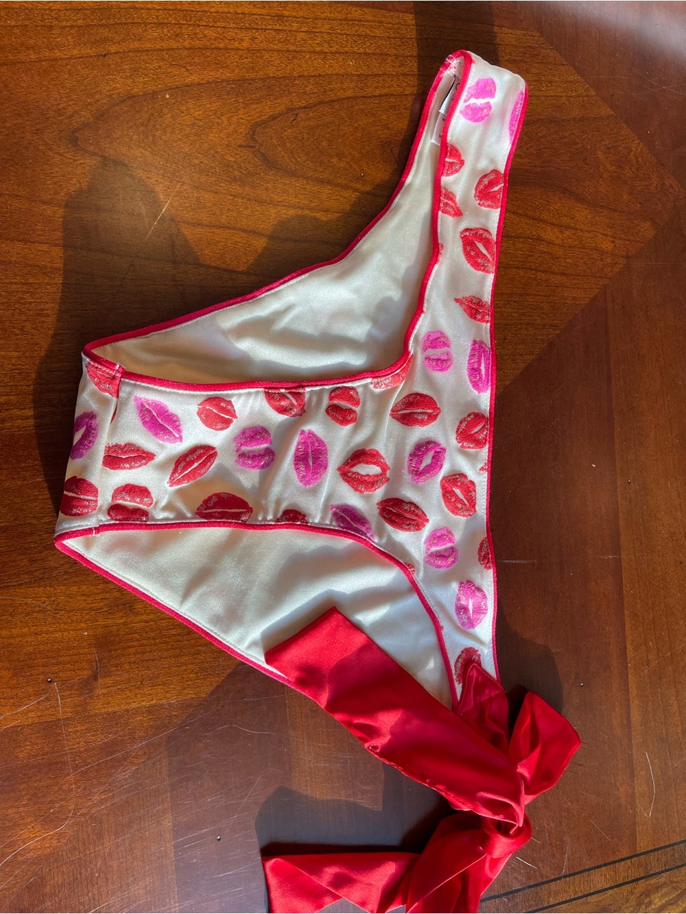 💋 Listing on reserve: XL beach bunny bikini Bottoms only ;Lips of an Angel
